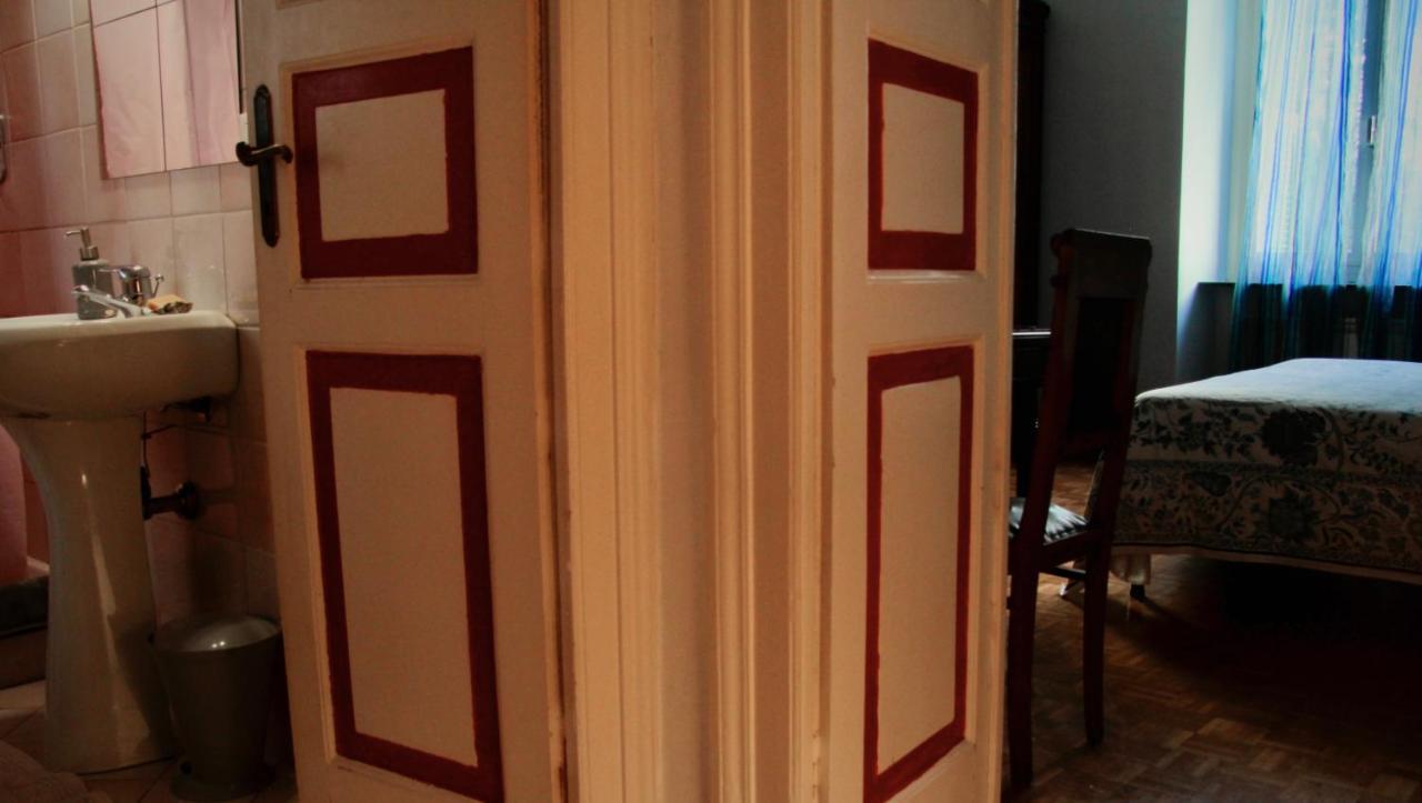 Artroom In Appartment Genoa Luaran gambar