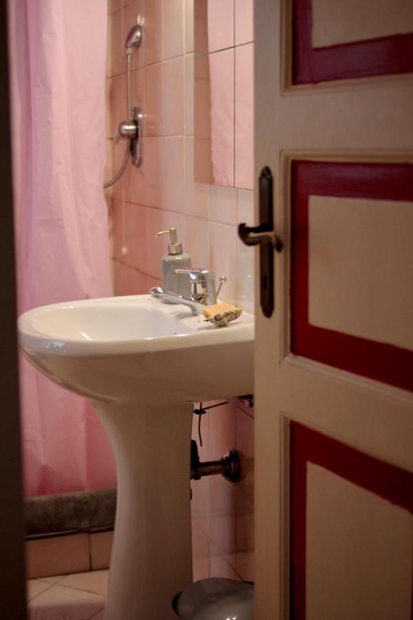 Artroom In Appartment Genoa Luaran gambar